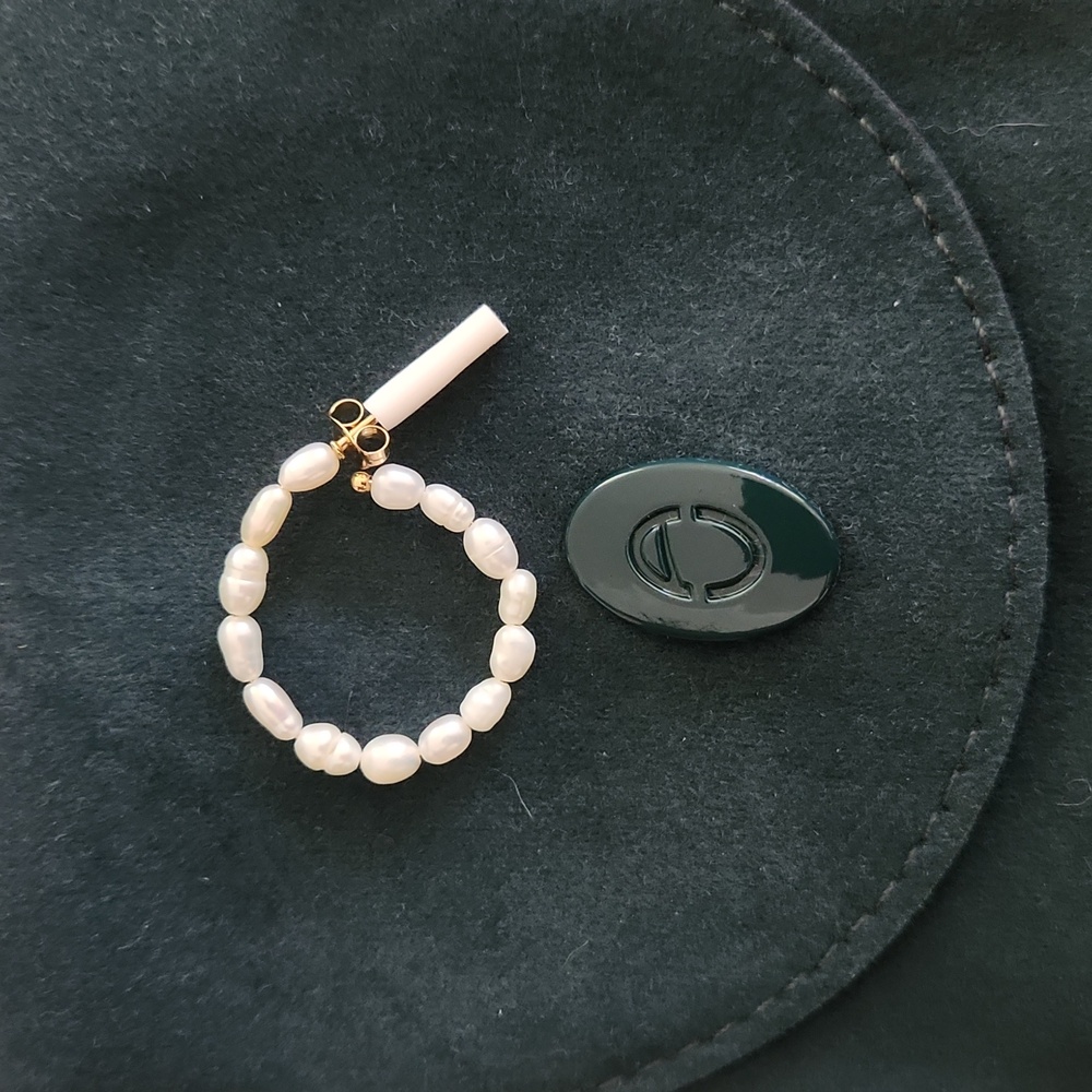 Pearl hoop nwot